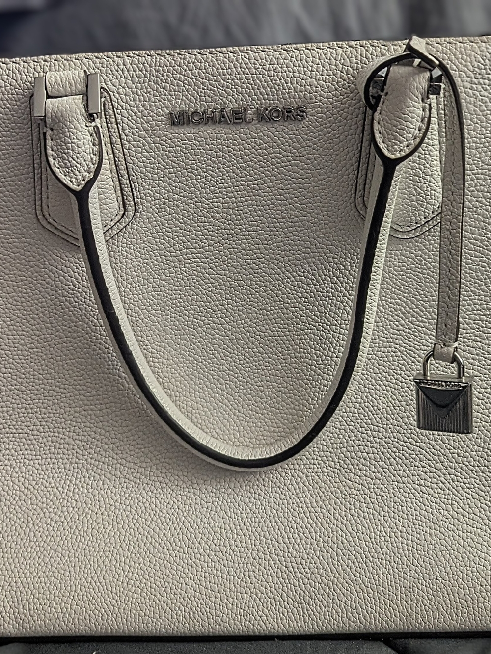 Authenticated Michael Kors Leather Tote Bag in Light Gray - Picture 7 of 7